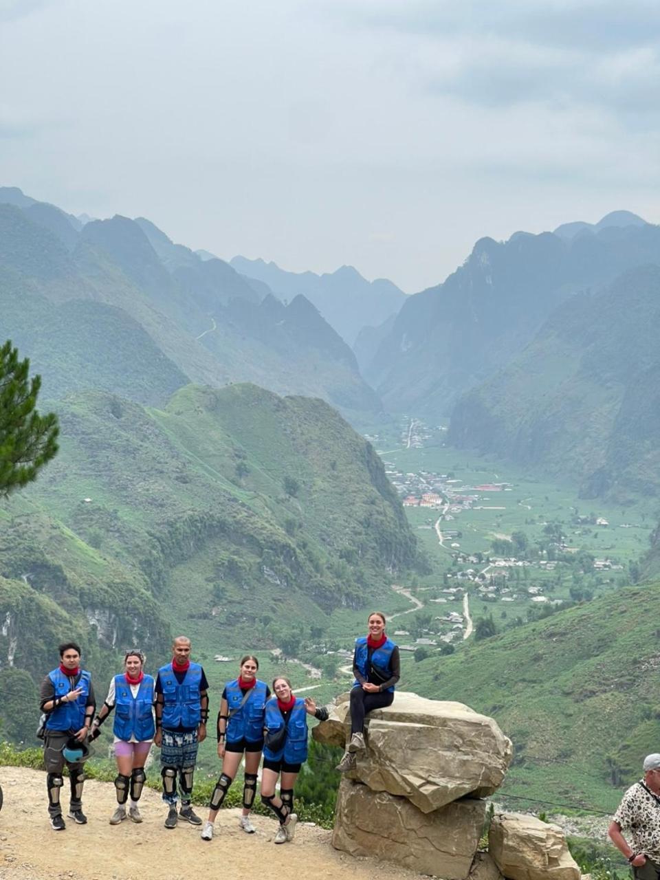 Yolo Ha Giang Adventures, Motorbike And Loop Tours酒店 外观 照片