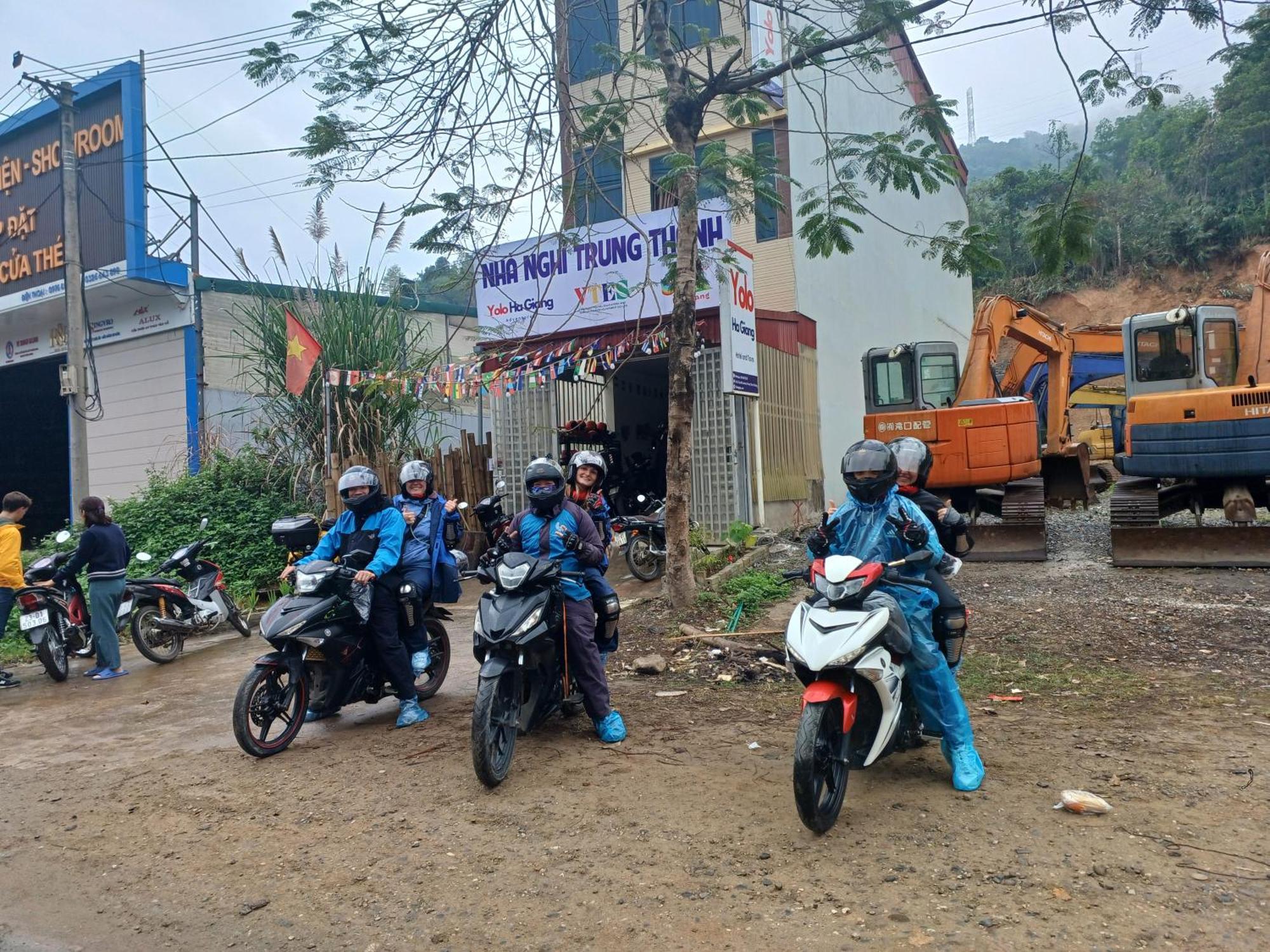 Yolo Ha Giang Adventures, Motorbike And Loop Tours酒店 外观 照片
