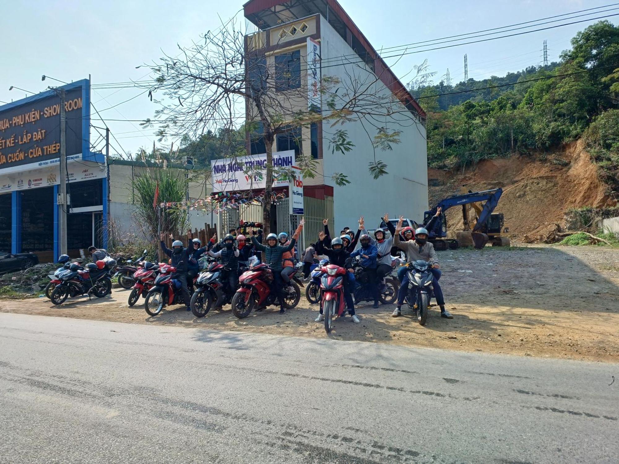 Yolo Ha Giang Adventures, Motorbike And Loop Tours酒店 外观 照片