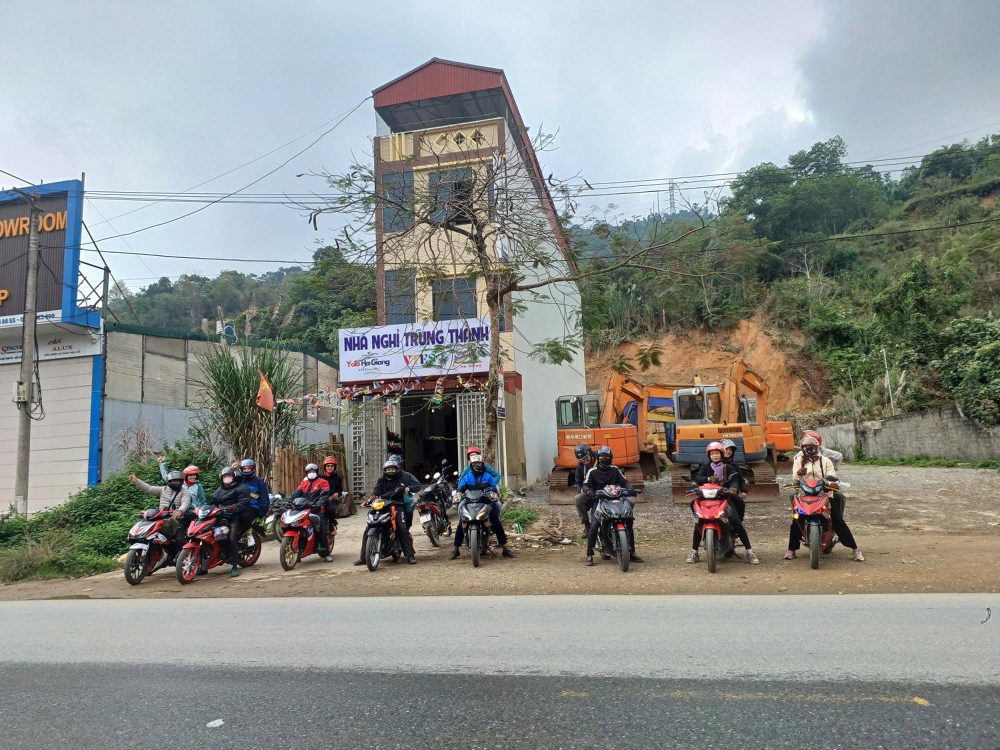 Yolo Ha Giang Adventures, Motorbike And Loop Tours酒店 外观 照片