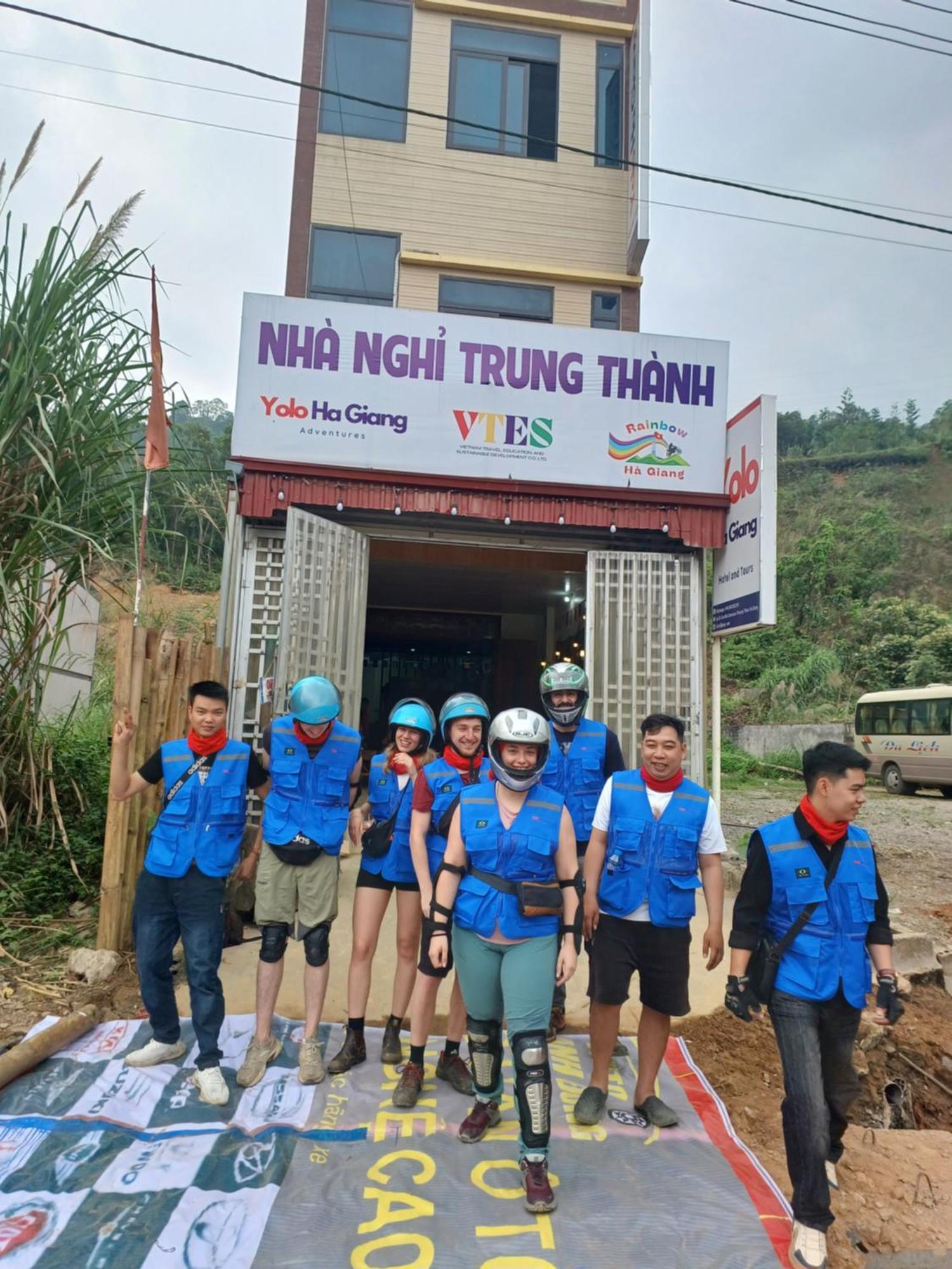 Yolo Ha Giang Adventures, Motorbike And Loop Tours酒店 外观 照片