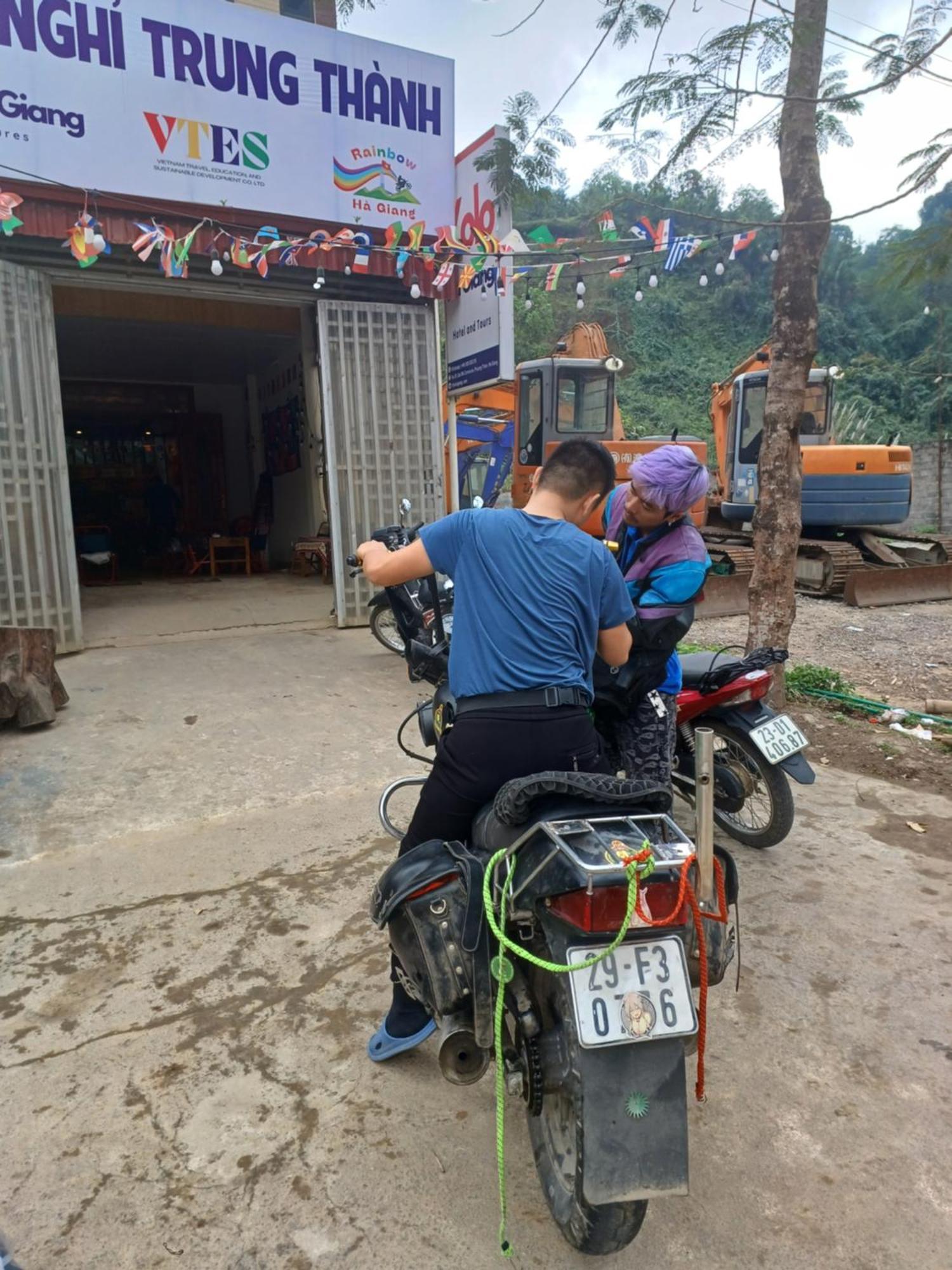 Yolo Ha Giang Adventures, Motorbike And Loop Tours酒店 外观 照片