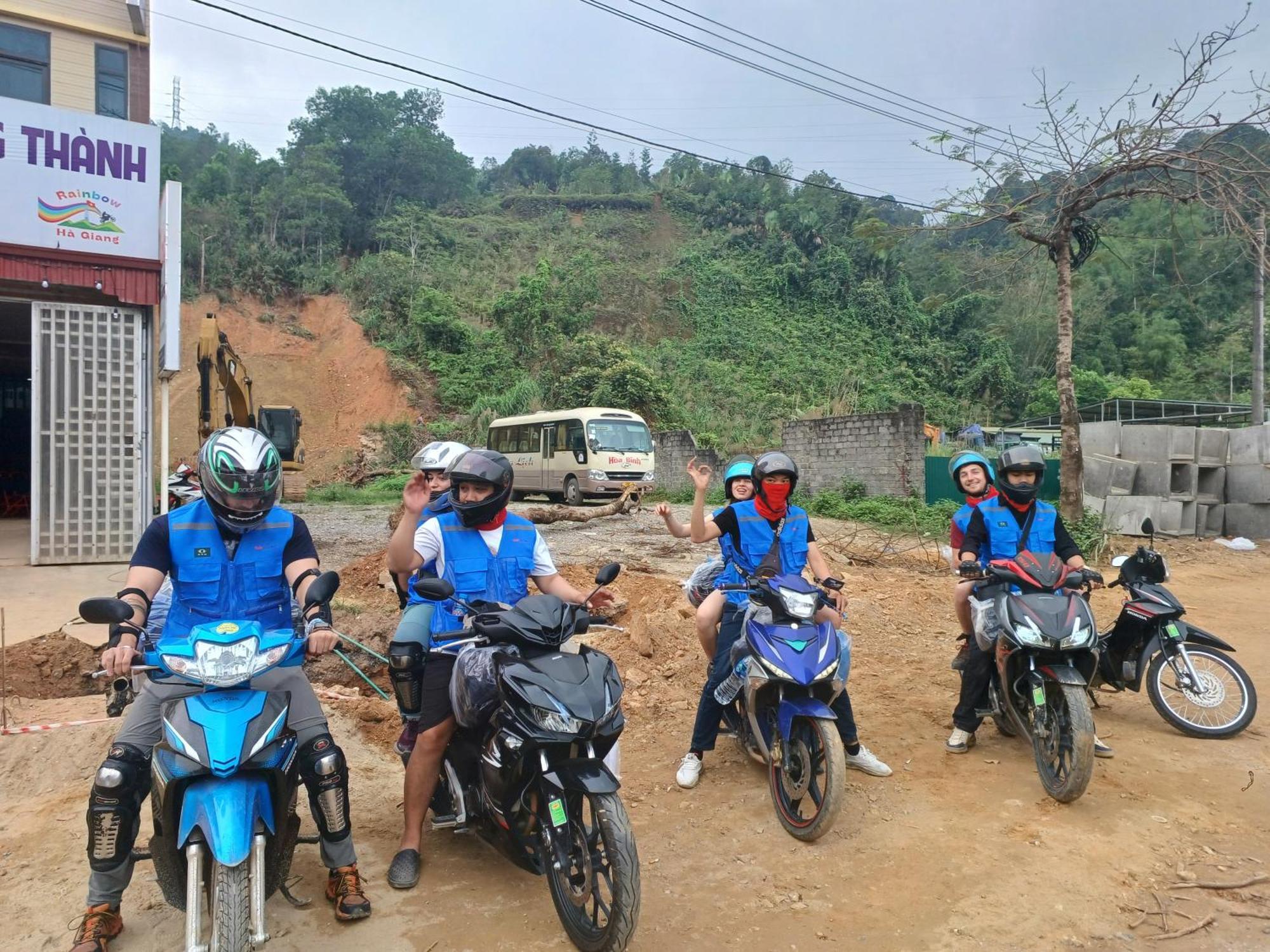 Yolo Ha Giang Adventures, Motorbike And Loop Tours酒店 外观 照片