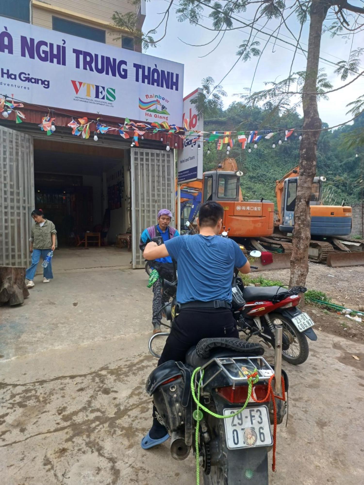 Yolo Ha Giang Adventures, Motorbike And Loop Tours酒店 外观 照片