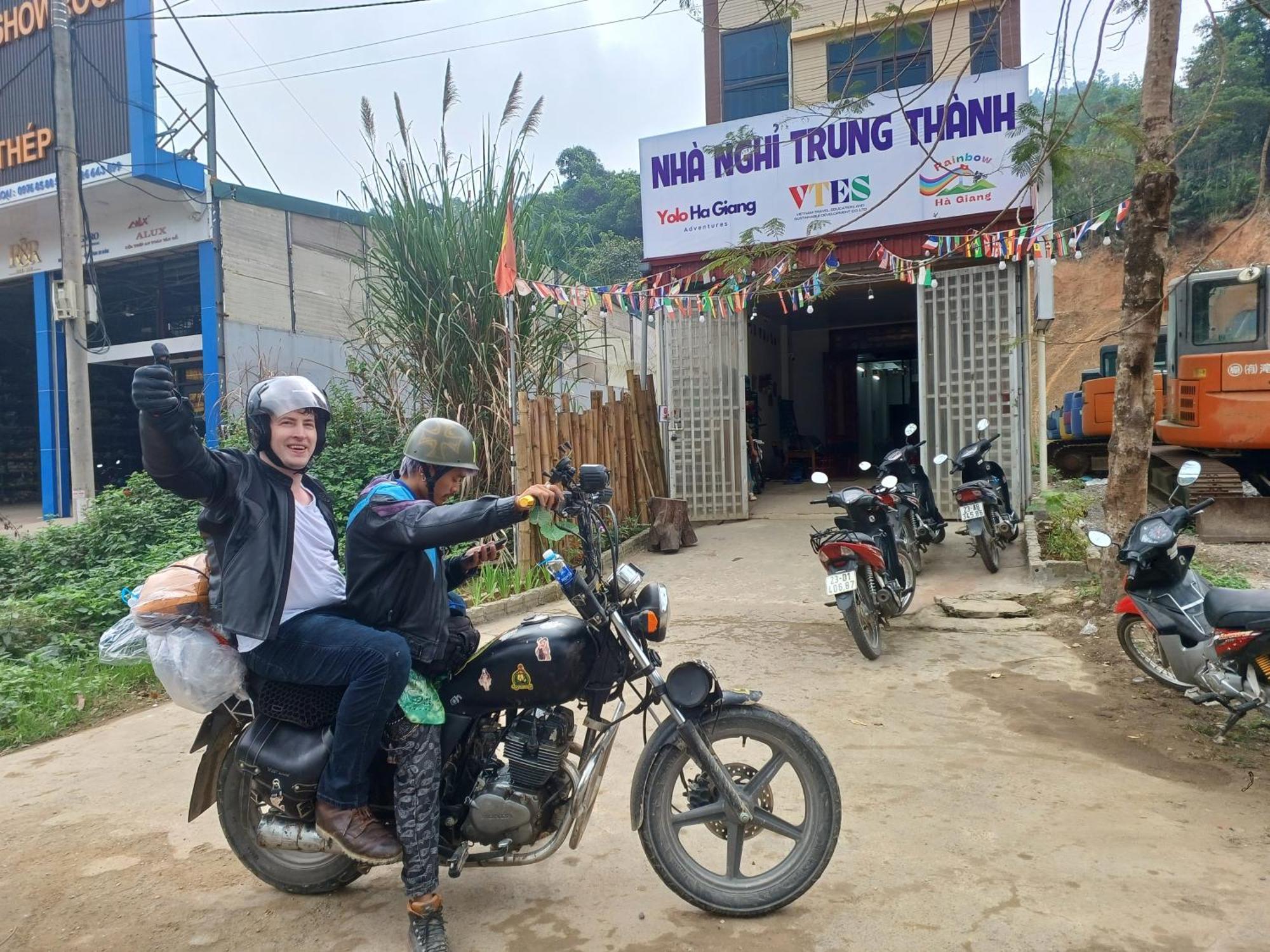 Yolo Ha Giang Adventures, Motorbike And Loop Tours酒店 外观 照片